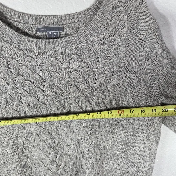 Vince Grey Colorblock Cable Knit Crewneck Sweater Size M Yak & Wool Blend - Picture 15 of 16